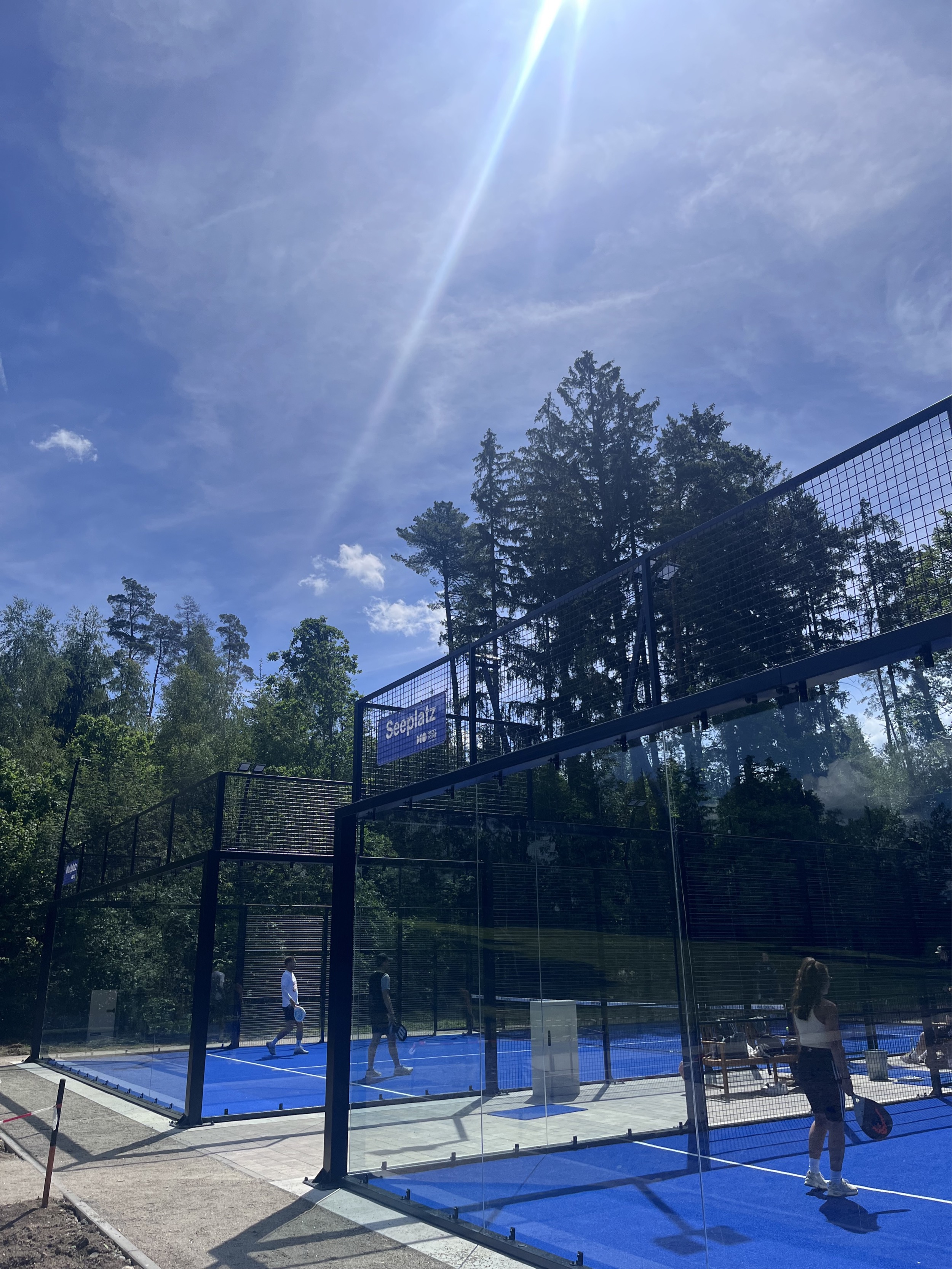 Courts-in-Action-Handyfoto-SonnigPaddelPoint-Kontradsreuth